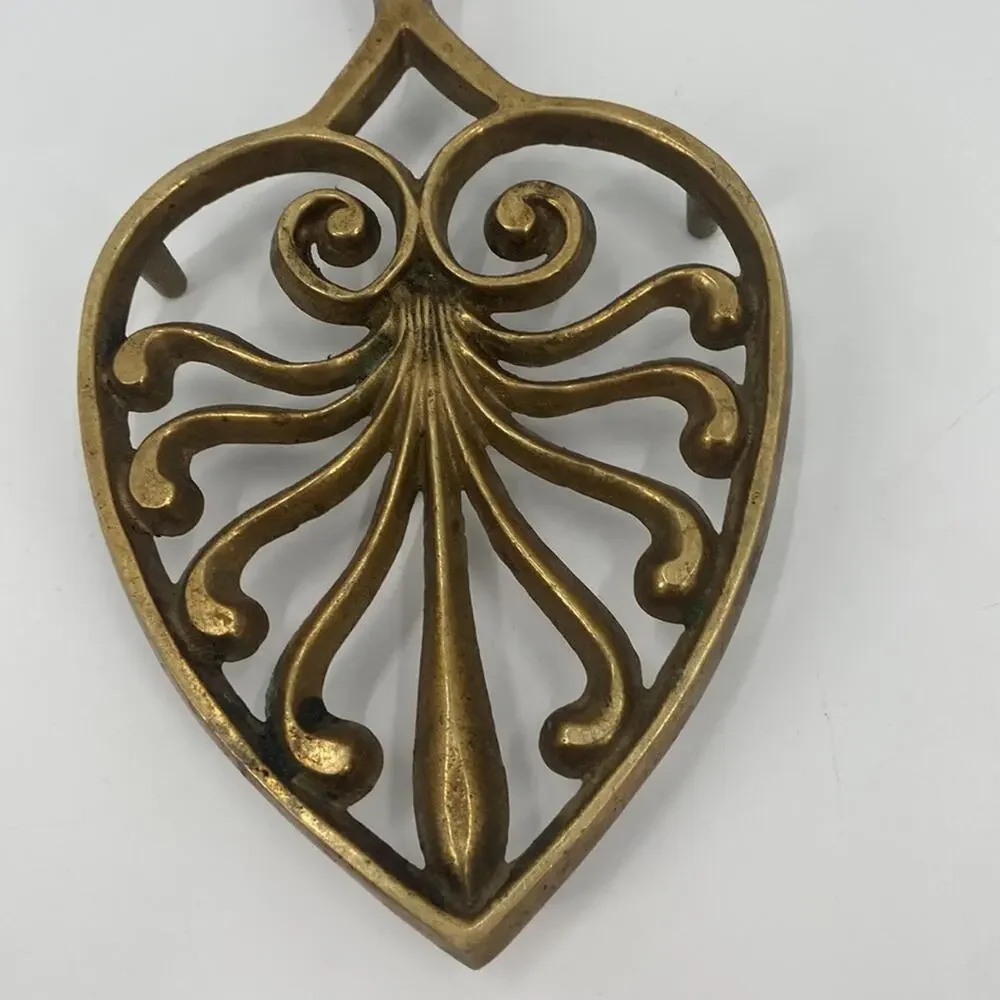 Vintage Wilton brass heart 3 foot trivet